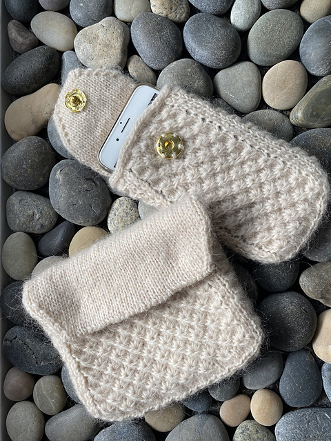 The Daisy Mobile Bag & The Daisy Wallet