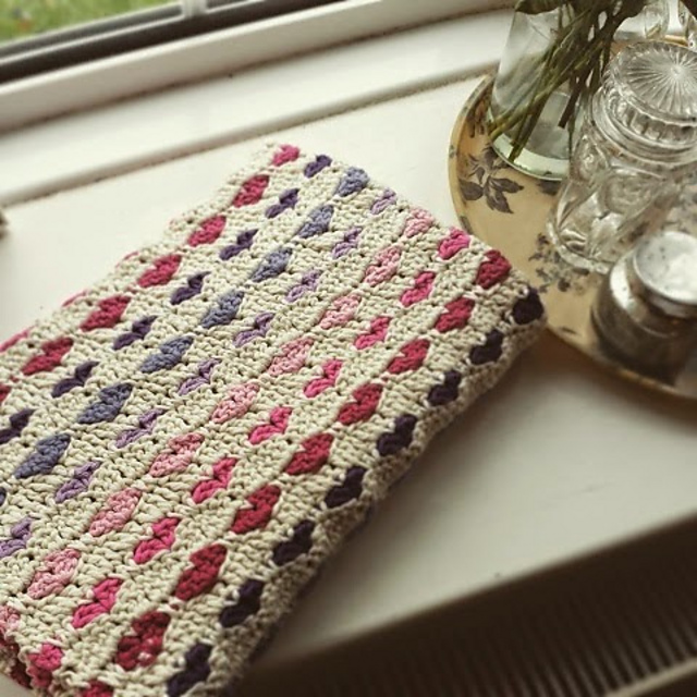 Tiny Heart Blanket