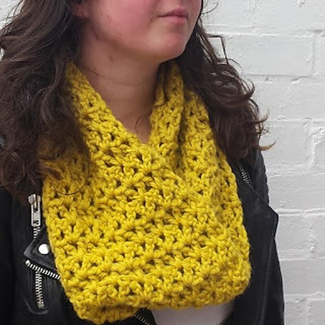 Ru Mobius Scarf