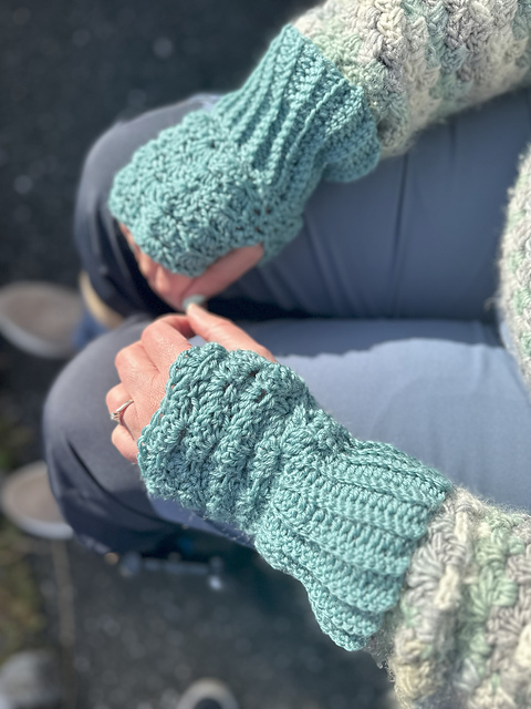 Gentle Loop Wrist Warmers