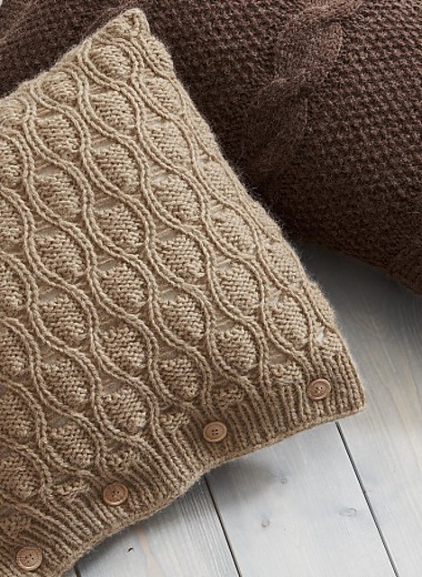 845 Coussin