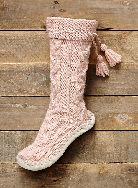 Chaussons liens pompons Slipper boots with tassels