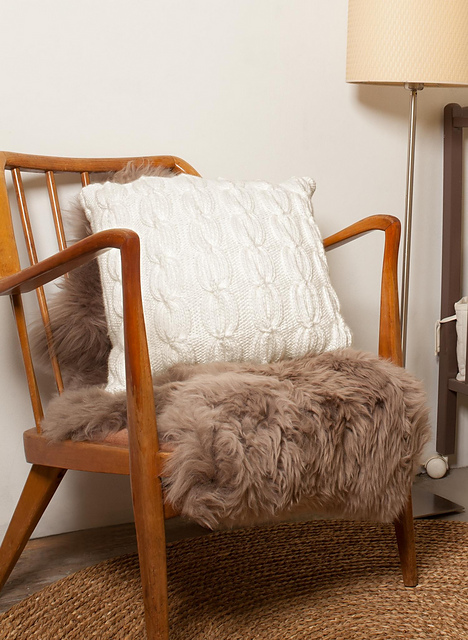 28 Coussin à torsades - M0141