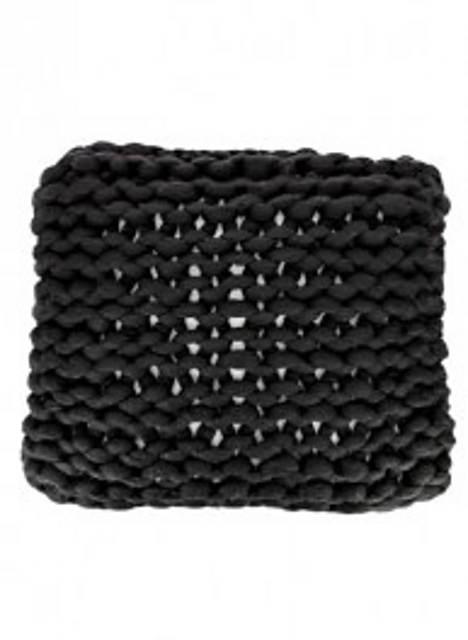 04 Jumbo Yarn Pillow