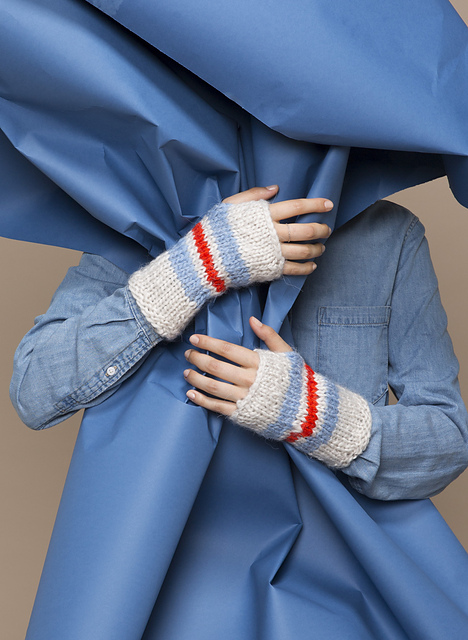 04 Fingerless Gloves