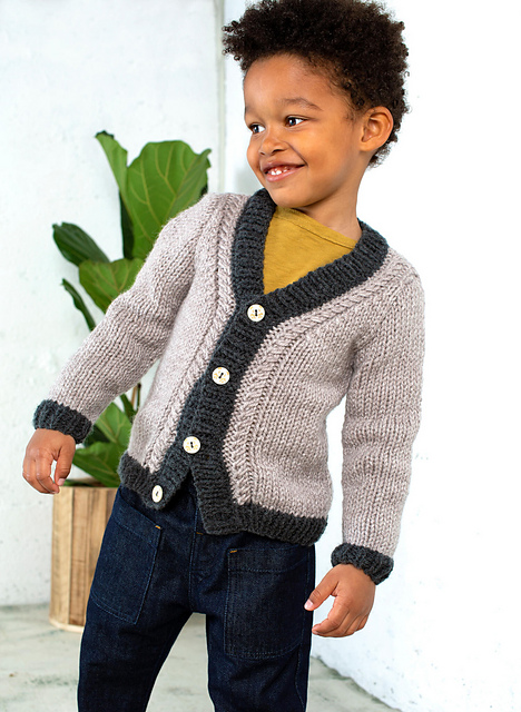 06 Gilet à torsades col V - M2205