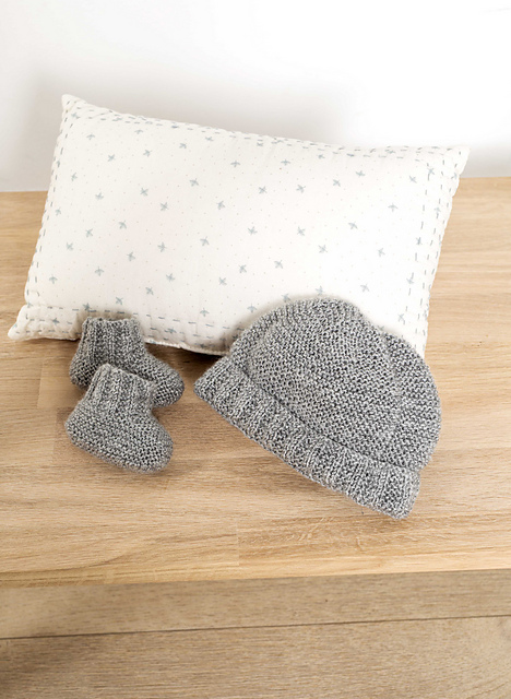 Bonnet et chaussons au point mousse - M2864