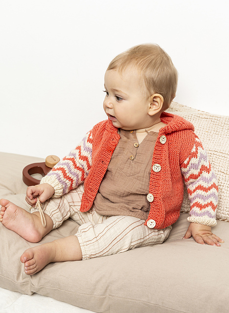 Gilet à capuche manches jacquard - M6186