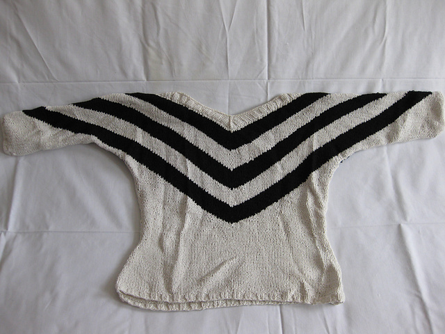 # 20 Pullover with Chevron Stripes