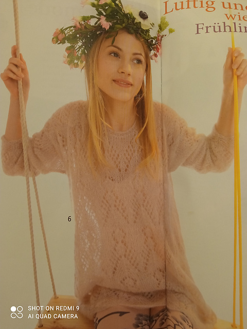 # 06 Langer Pullover mit Lochmuster