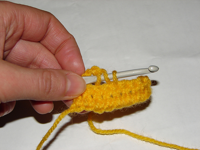 How to make a Treble(UK - US double) stitch left handed