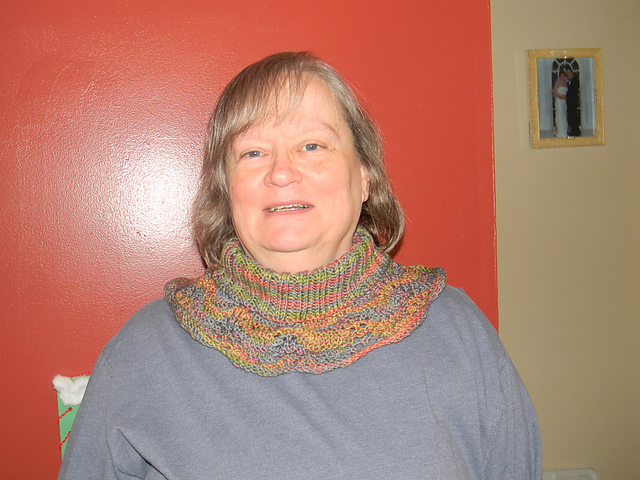 Fan & Feather Ribbed Cowl