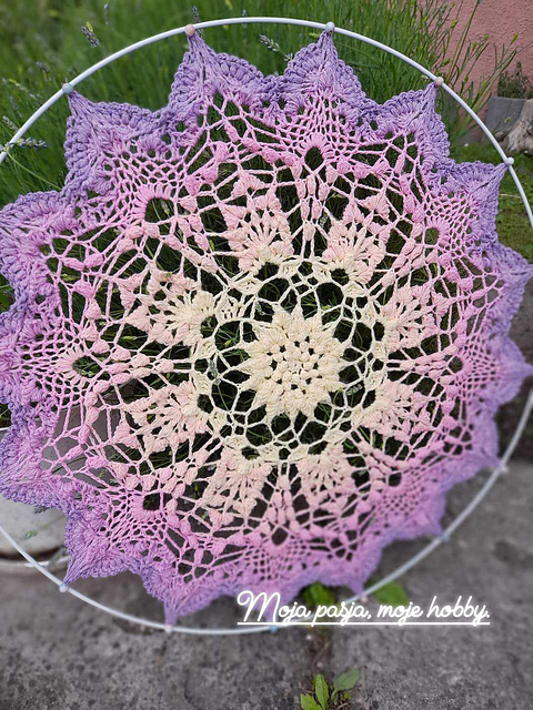 Mandala Swirling Leaves