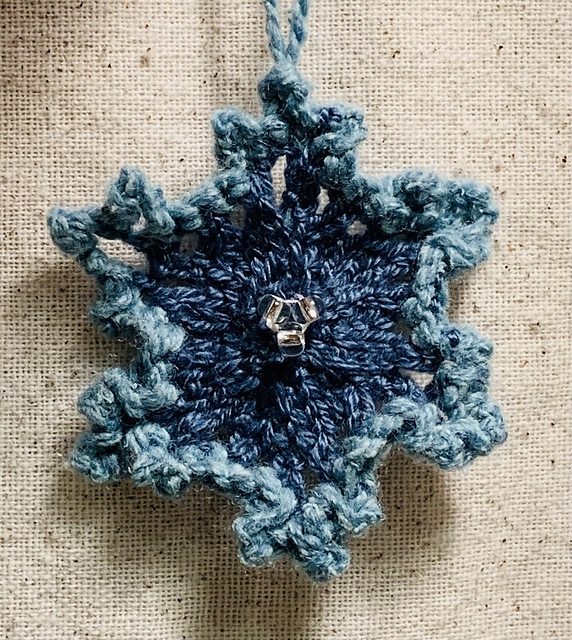 Lacy i cord Point Snowflake