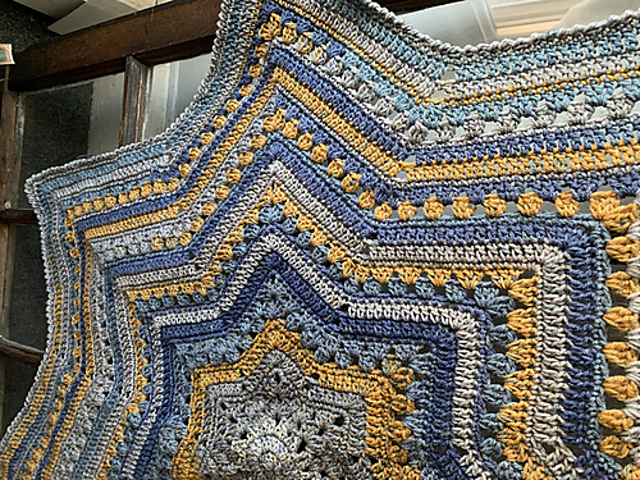 6-Day Star Blanket crochet pattern by Betty McKnit