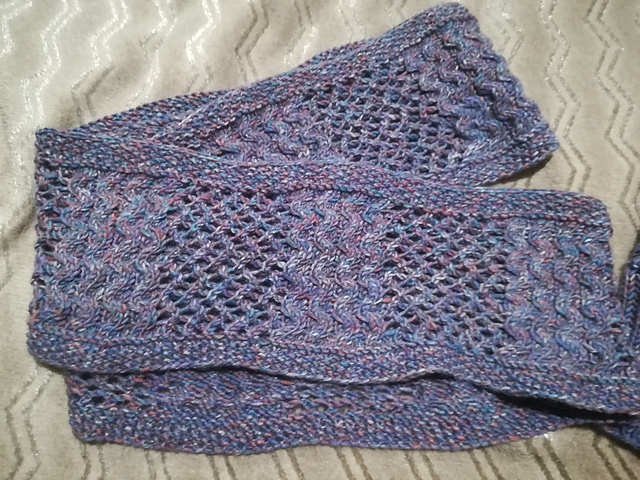 Wavy Lines Cowl