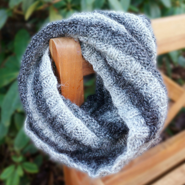Tolen Cowl