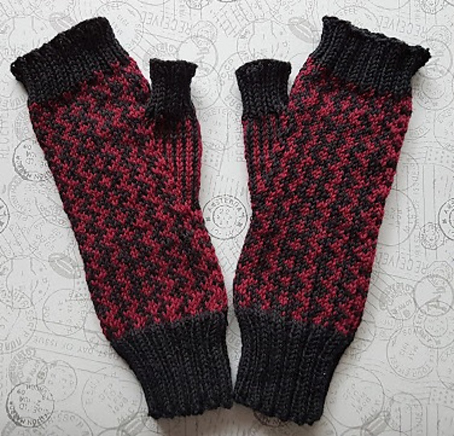 Zigzag Fingerless Mittens