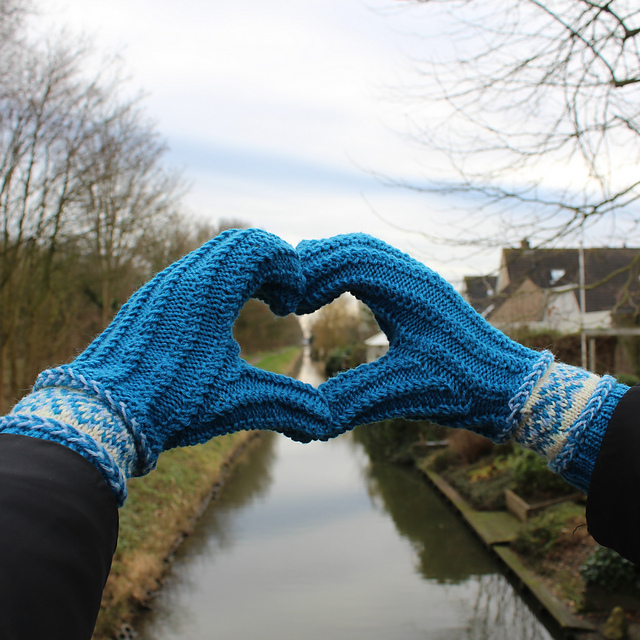 Snowflake Mittens