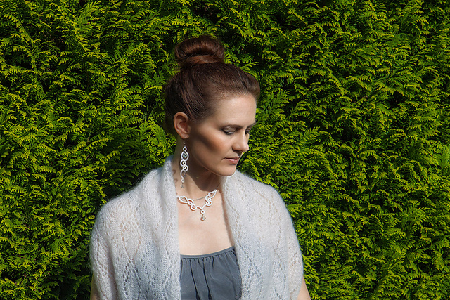 Uinda - Evening Lace Stole