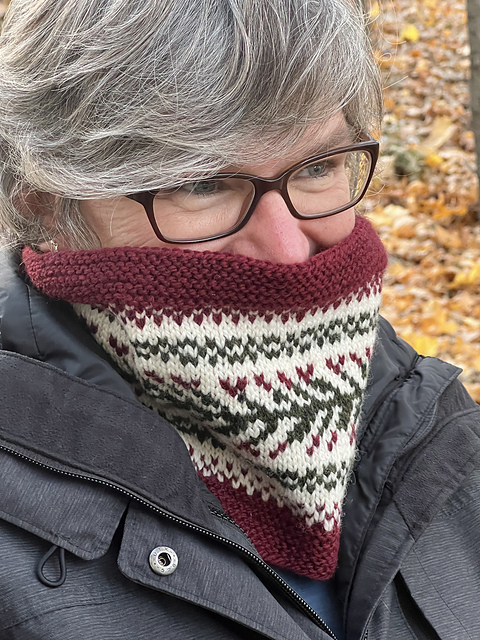 Holiday Stroll Cowl