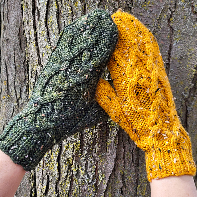 Into the Woods Mittens