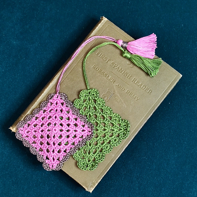 Granny Square Ruffle Bookmark