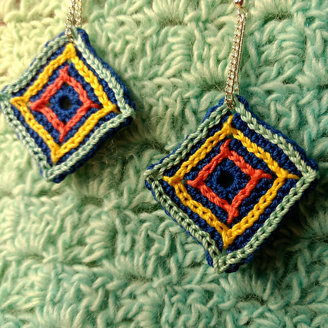 Yohana Square Earrings