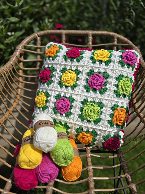 Granny Rose Cushion