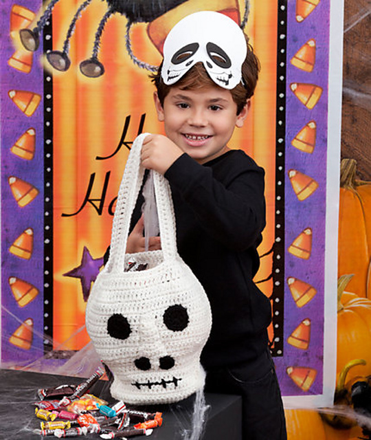 Scary skull bag