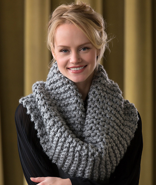 Rendezvous Knit Cowl
