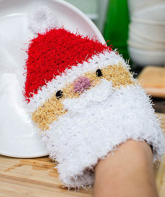 Santa Scrubby Mitt