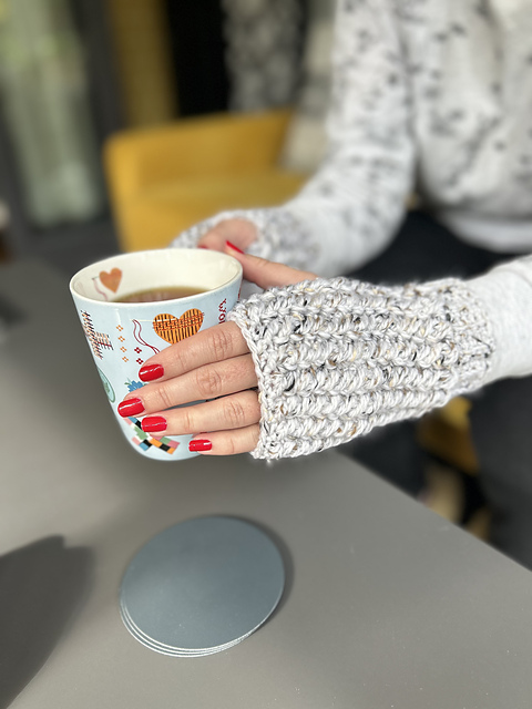 Twistwood Fingerless Gloves