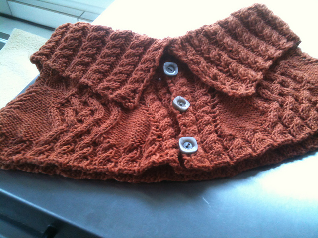 Regency: Cabled Neck Warmer