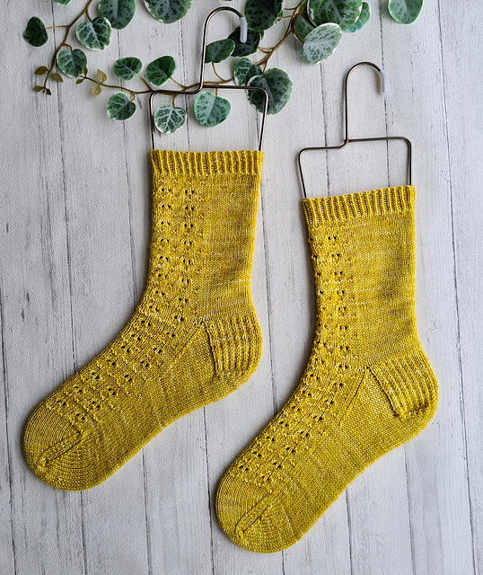 Sandy Ripple Socks