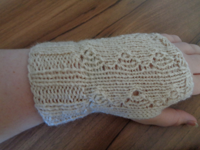 Arrow Knitted Handwarmers
