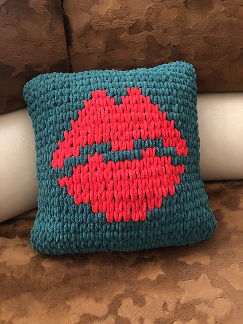 Lips Eye Cushion cover