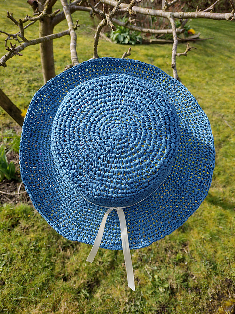 A Smart Hat in Crochet