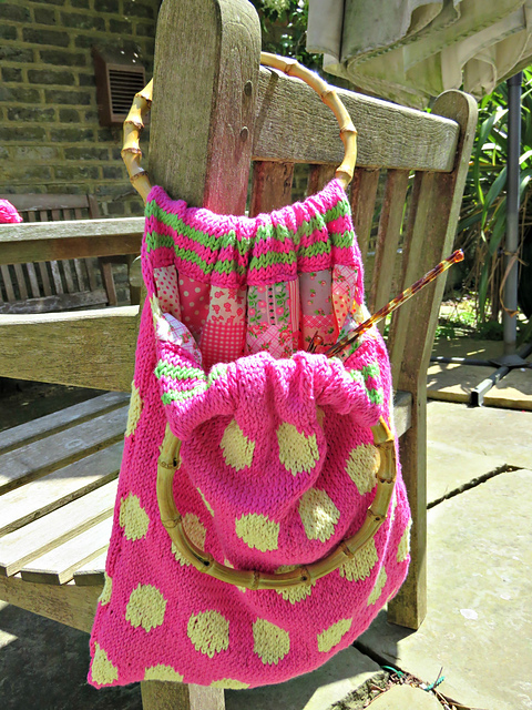 Spotty knitted bag