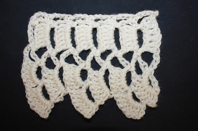 Narrow Garland Lace