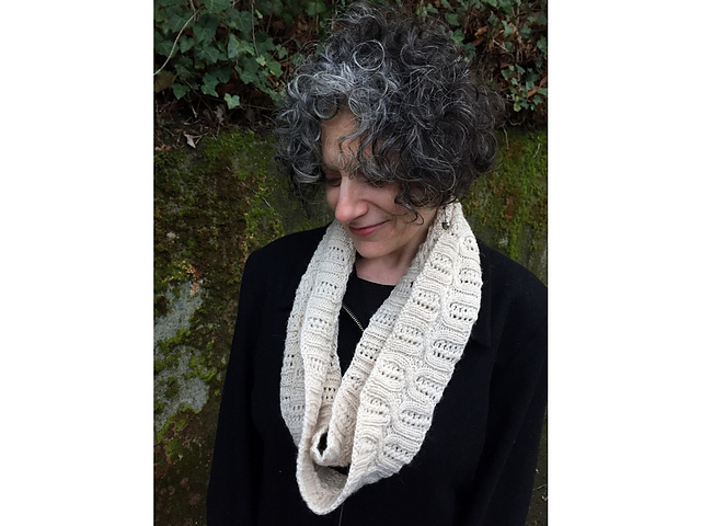 Peili Cowl