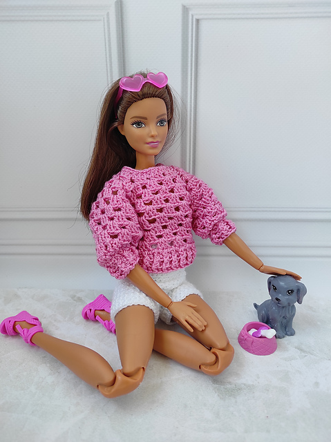Pink sweater for dolls
