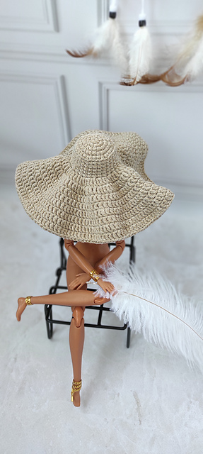Floppy sun hat for Barbie