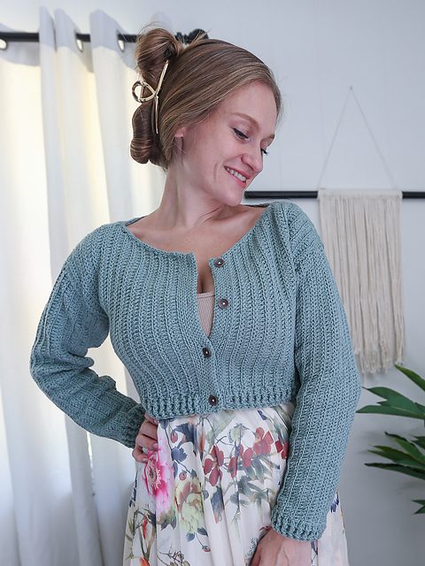 Ravelry: Heritage Cropped Cardi pattern by Brianna Iaropoli
