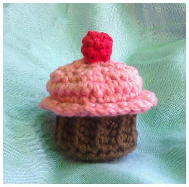 Wee Cupcake Amigurumi