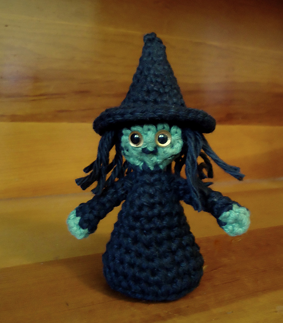 Wee Witch Amigurumi