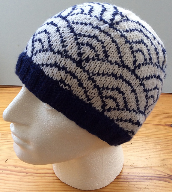 Pargetting waves beanie