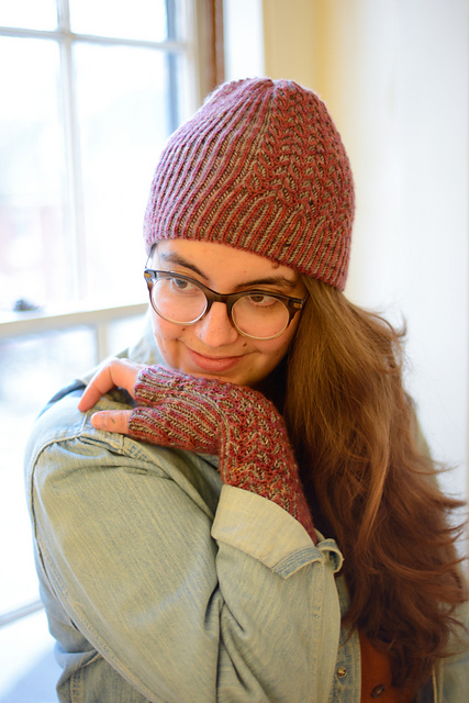 Deiknunai Hat