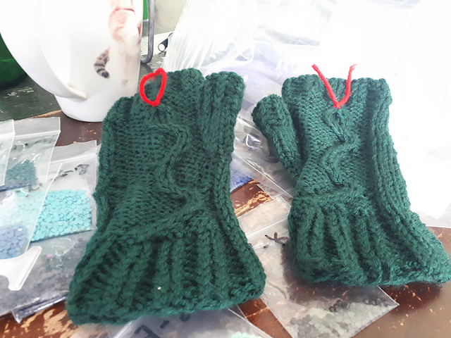 Mini Cable Snake Mitts