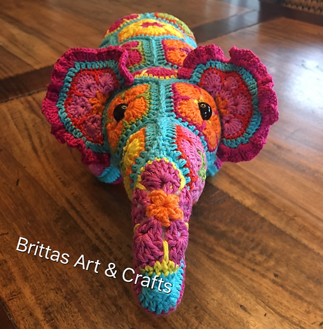 コレクター収集品　タイ　スワンカローク　鉄絵草花紋僧侶托鉢鉢　13～15世紀 Ravelry: BrittasArtCrafts1's African Flower Elephant